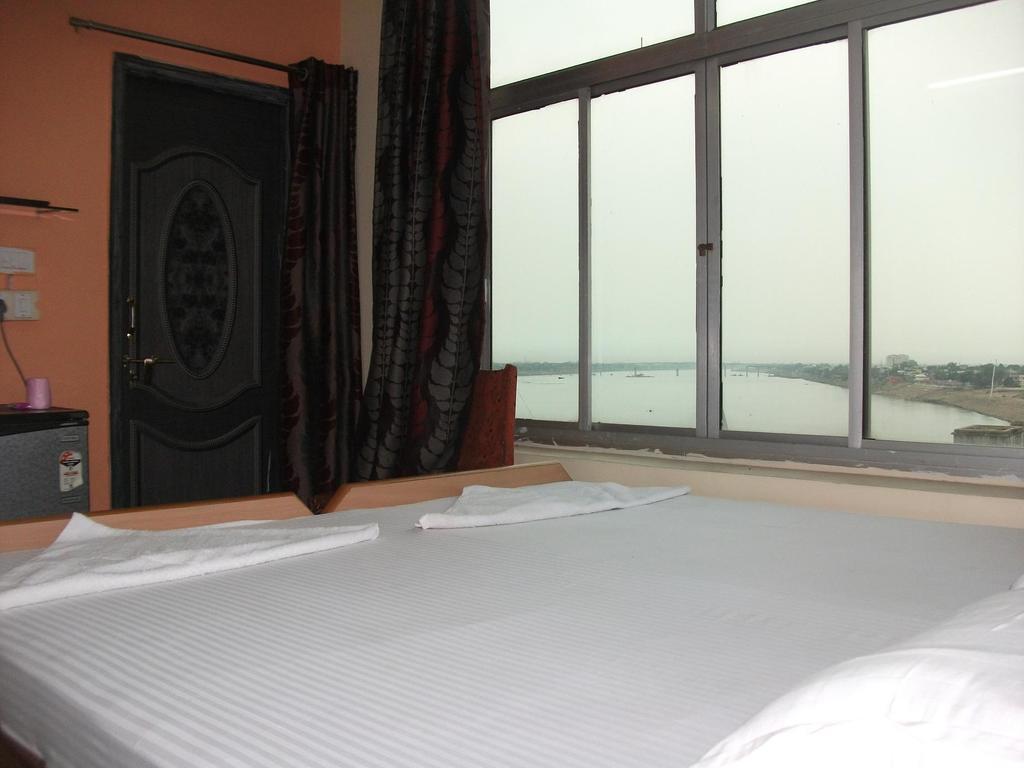P G On Ganges 瓦拉纳西 外观 照片